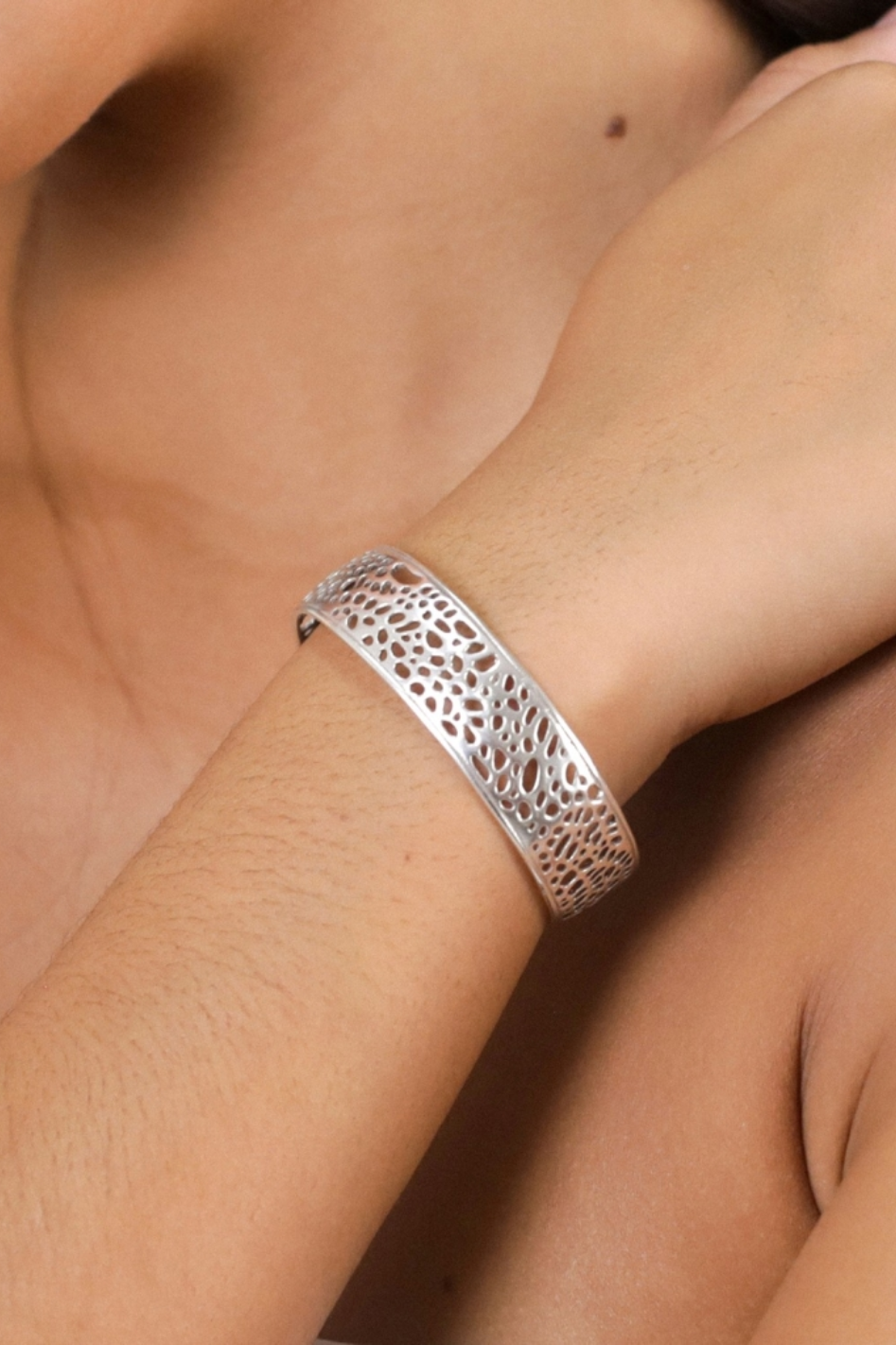 Ori Tao Coralia Openwork Silvered Rigid Bracelet