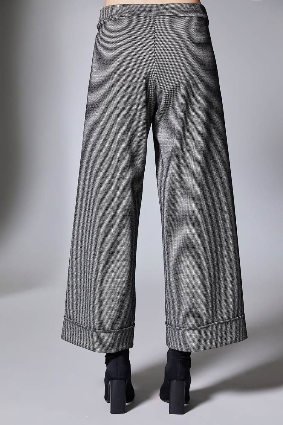 Peruzzi Houndstooth Turn Up Trouser