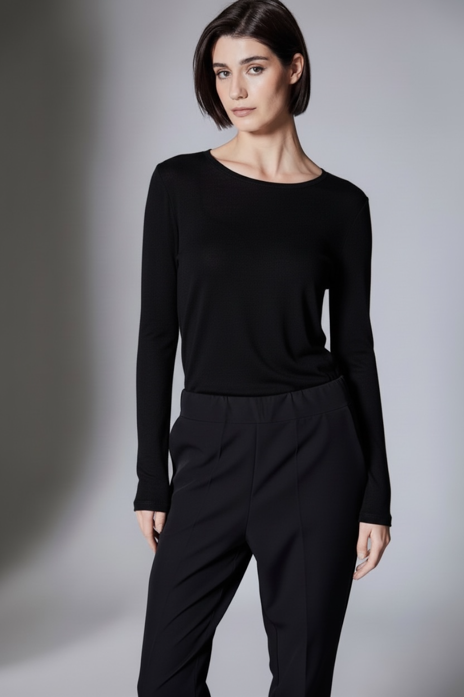 Peruzzi Long Sleeve Basic Top in Black