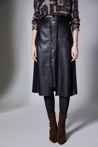 Peruzzi Pleather Front Skirt | Black | W25113
