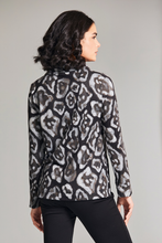 Load image into Gallery viewer, Peruzzi Print Pocket Top | Grey | W24214
