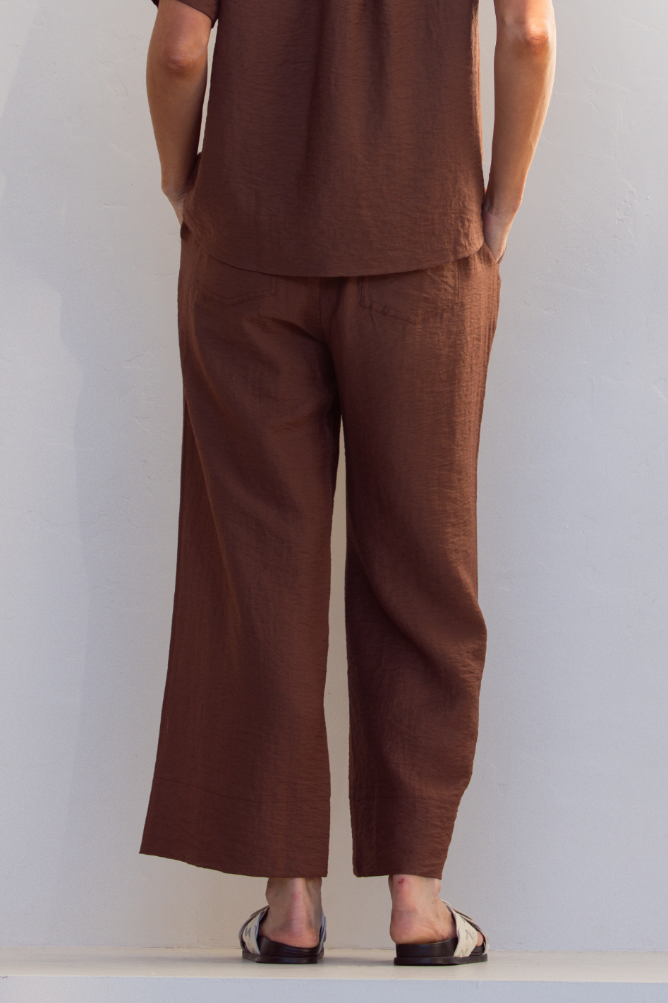 See Saw 7/8 Seam Detail Wide Leg Pant in Coffee