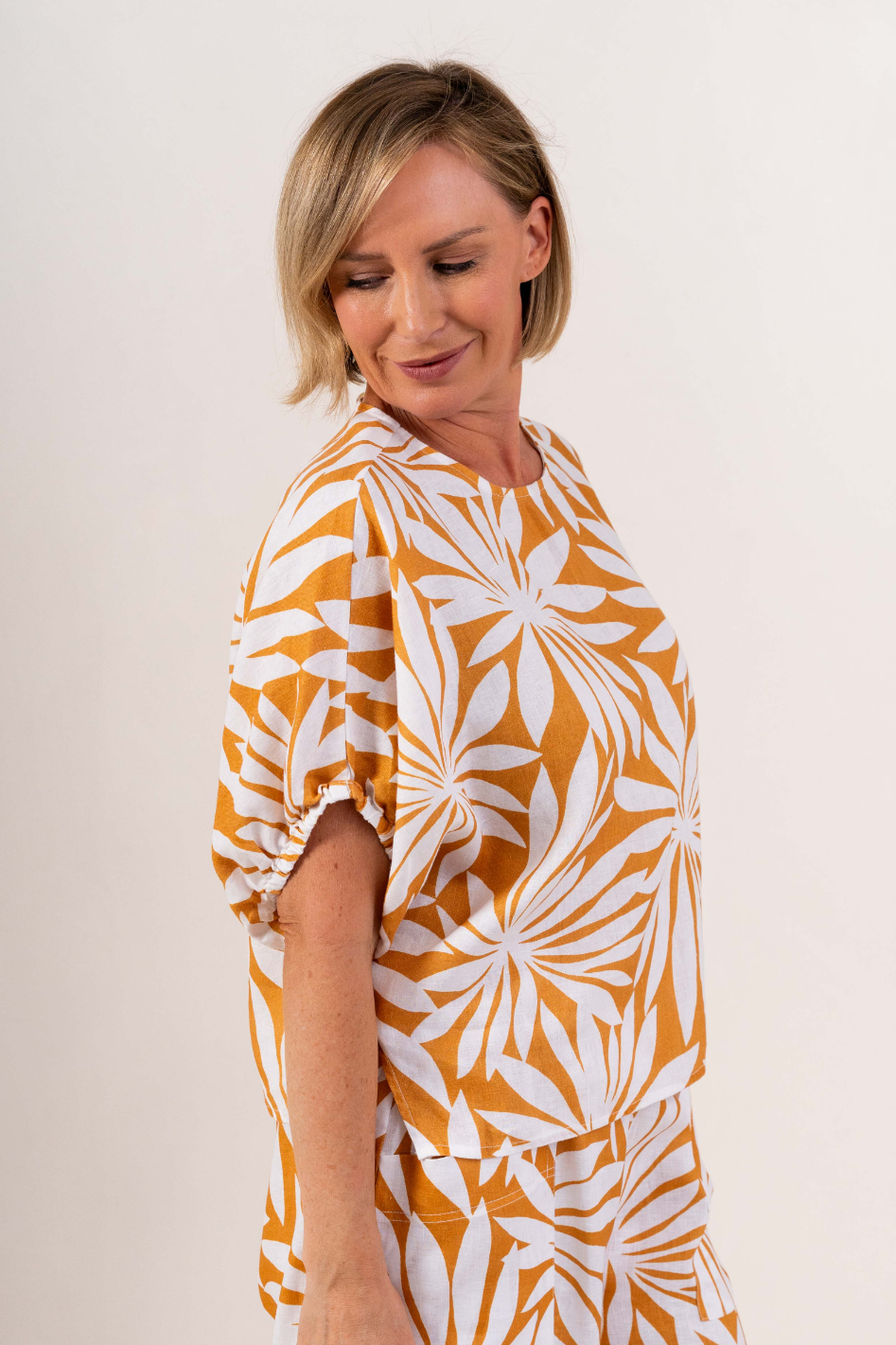 See Saw Cap Sleeve Linen Top in  Summer Days Print