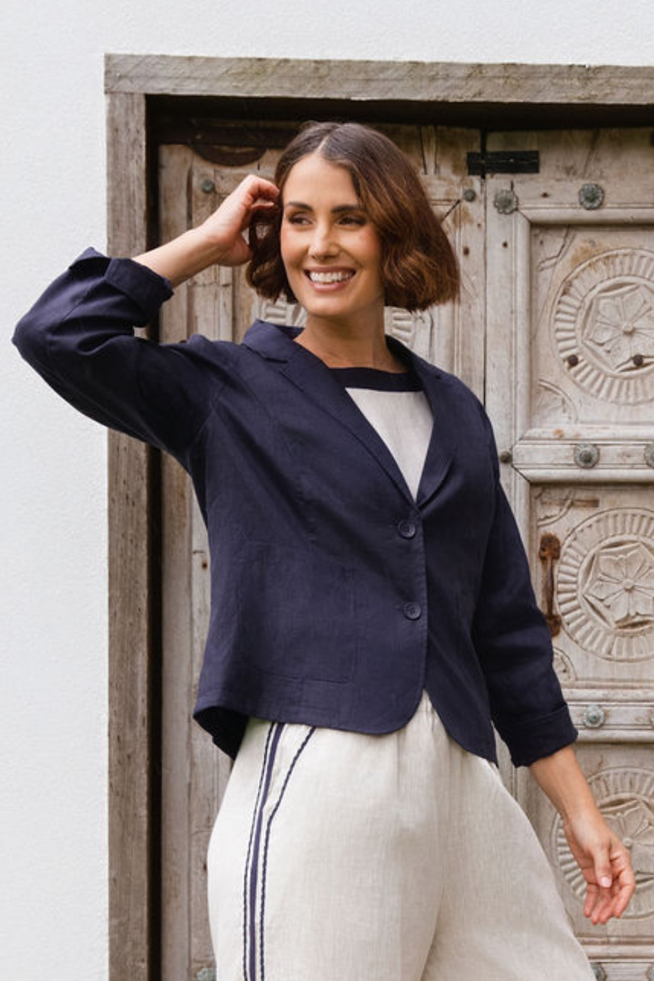 See Saw Linen Blazer in Navy