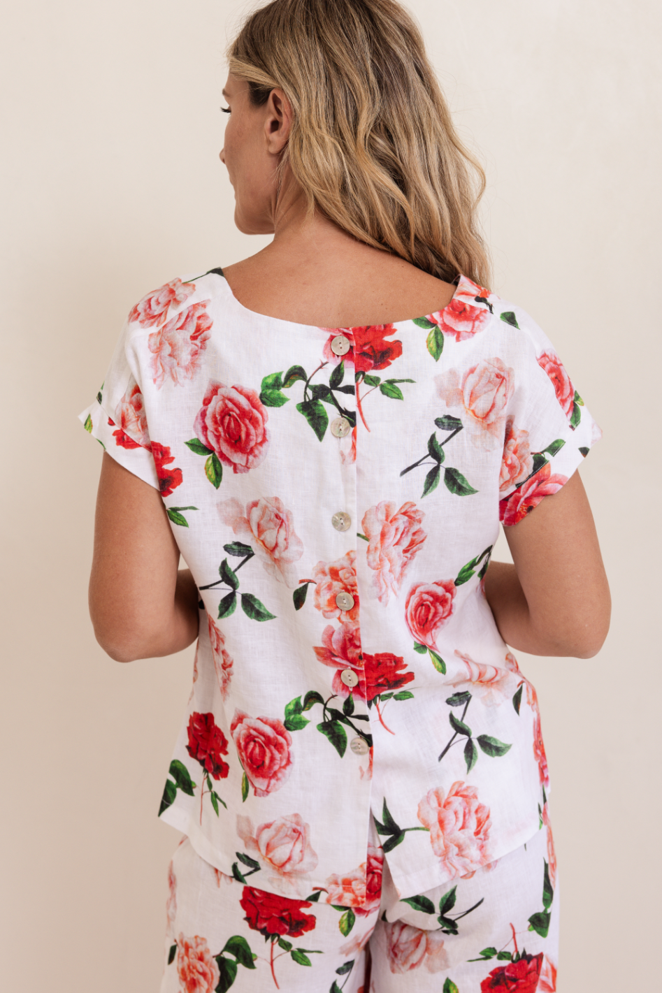 See Saw Linen Button Back Cap Sleeve Top in Roses Print