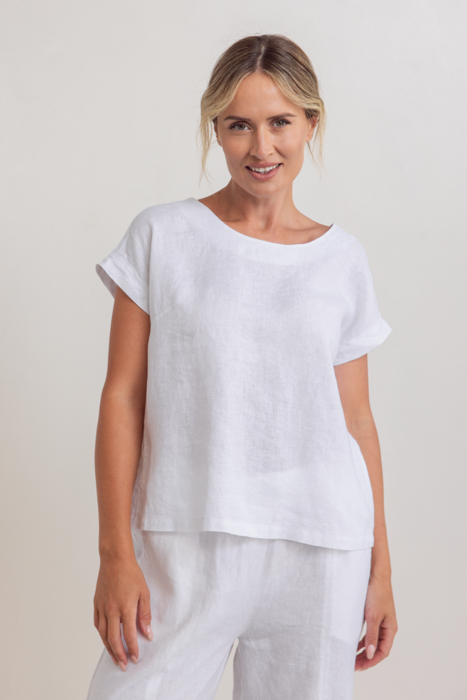 See Saw Linen Cap Sleeve Button Back Top in White 