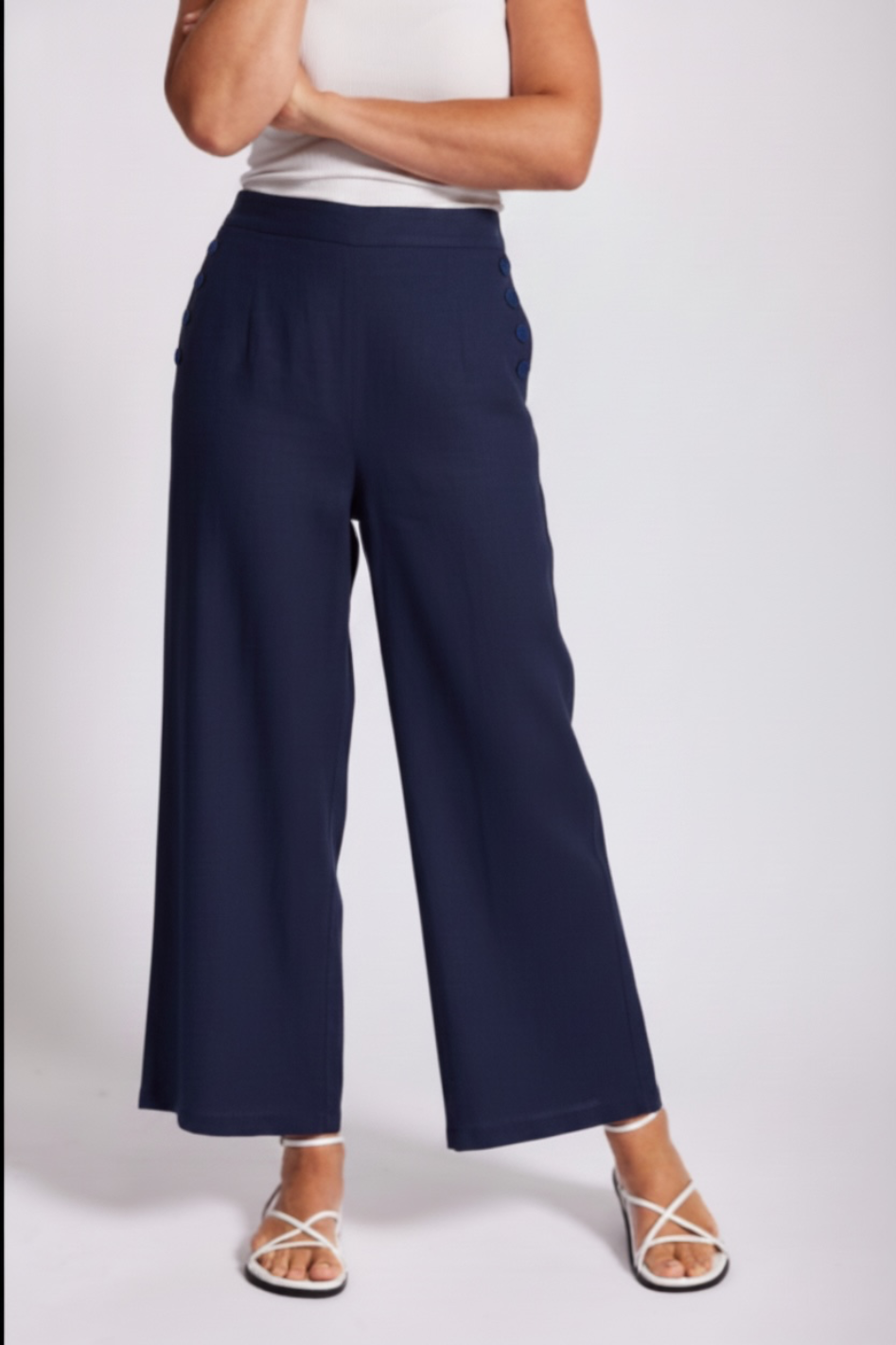 See Saw Linen Palazzo Pant in Navy