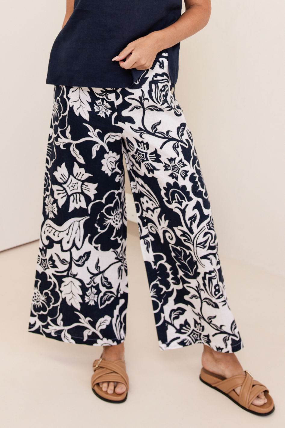 See Saw Linen Palazzo Pant in Vine Navy Print