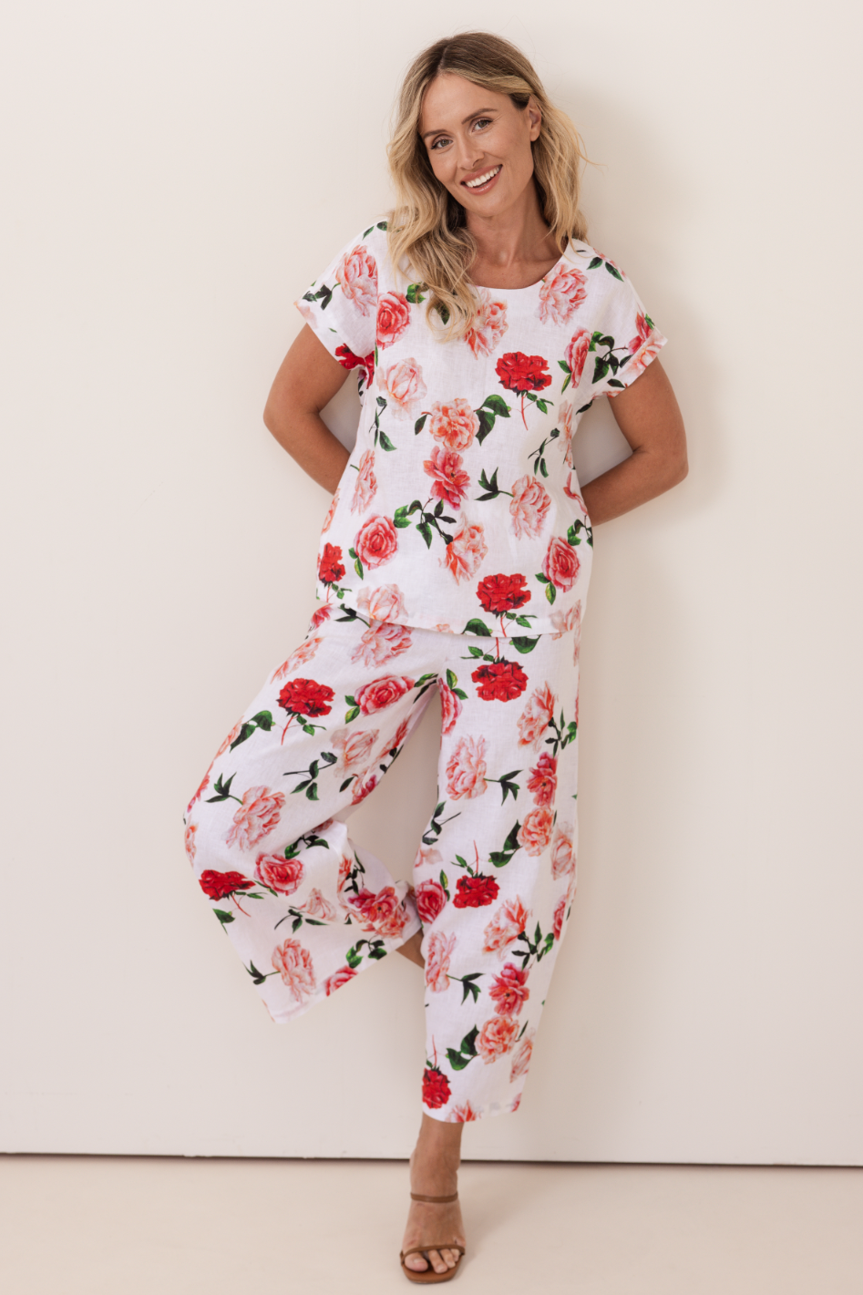 See Saw Linen Palazzo Pant in Roses Print