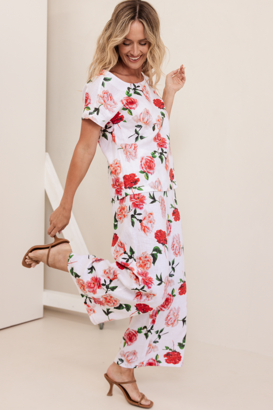 See Saw Linen Palazzo Pant in Roses Print