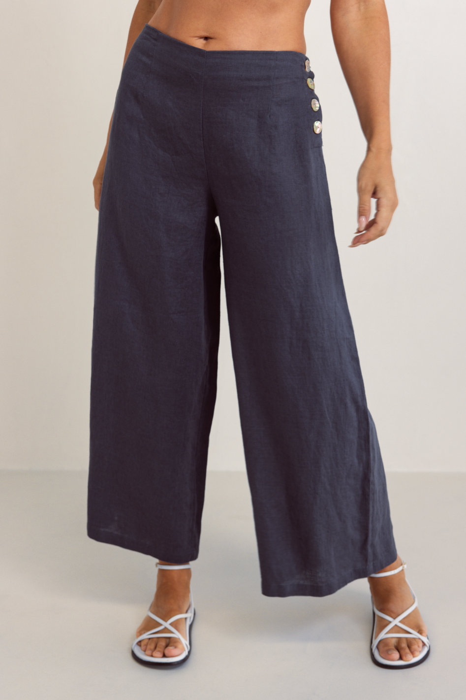See Saw Linen Palazzo Pant in Charcoal 