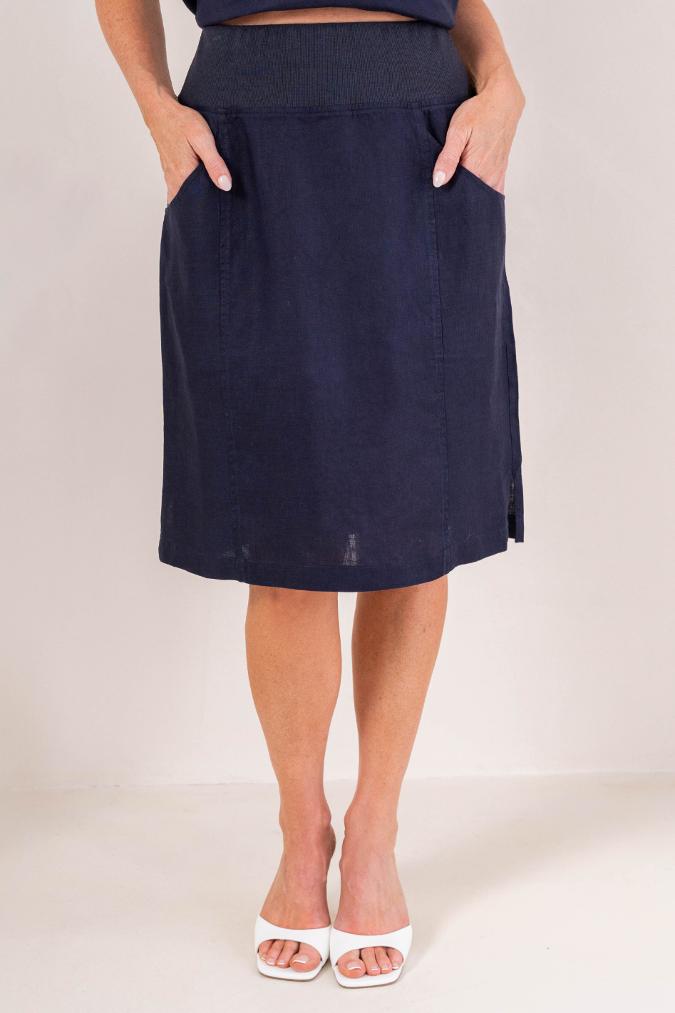 See Saw Rib Waist Linen Skirt in Navy