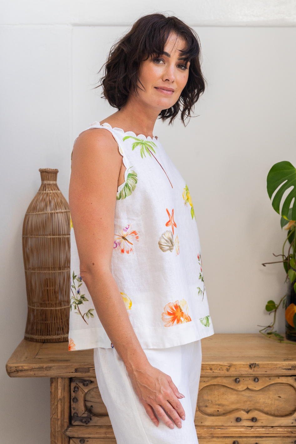 See Saw Linen Scallop Top in Paradise Print