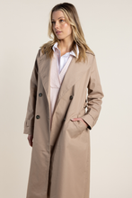 Load image into Gallery viewer, Two T&#39;s Trench Coat in Camel
