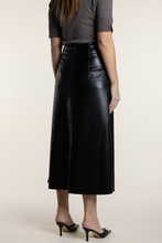 Load image into Gallery viewer, Two T&#39;s Faux Leather Skirt in Black

