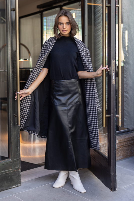 Two T's Faux Leather Skirt in Black