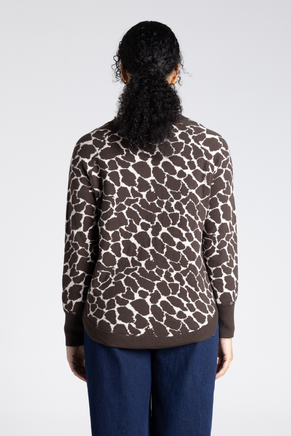 Two T's Animal Scoop Hem Crew