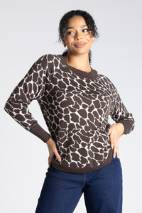 Two T's Animal Scoop Hem Crew | Brazil Nut/Oat | 3309