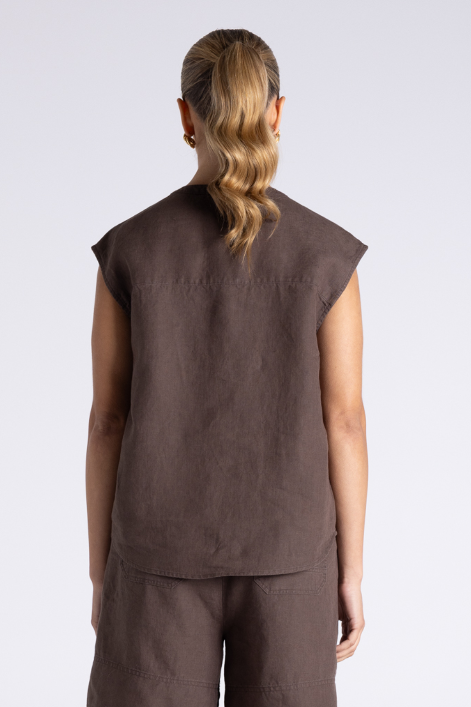 Two T's Aria Linen Top in Chestnut