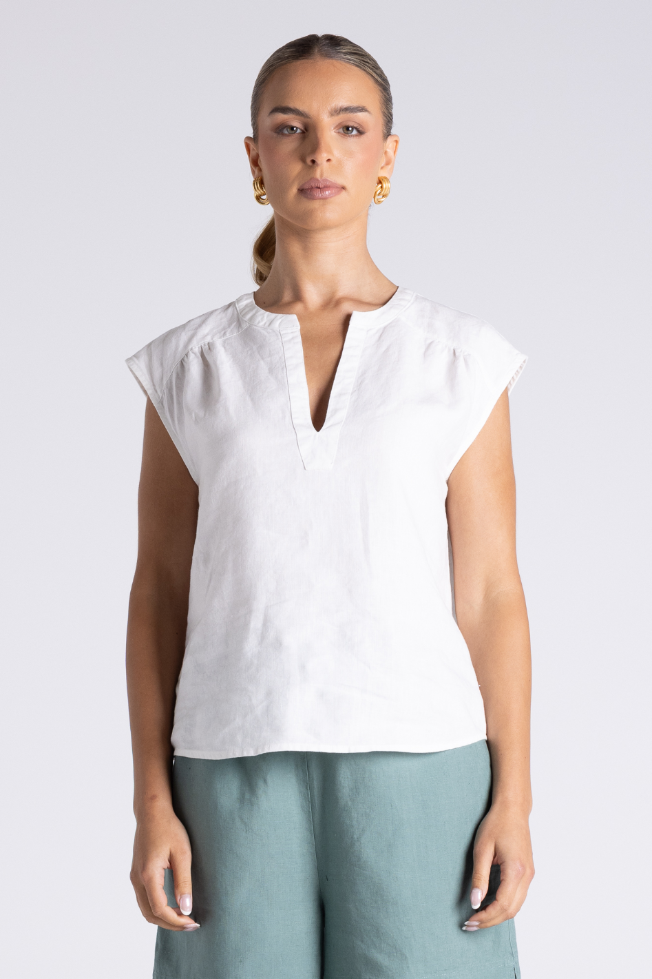 Two T's Aria Linen Top in White