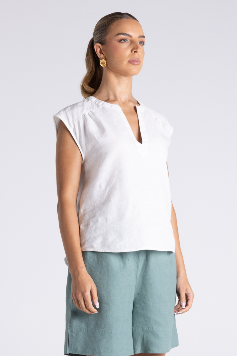 Two T's Aria Linen Top in White