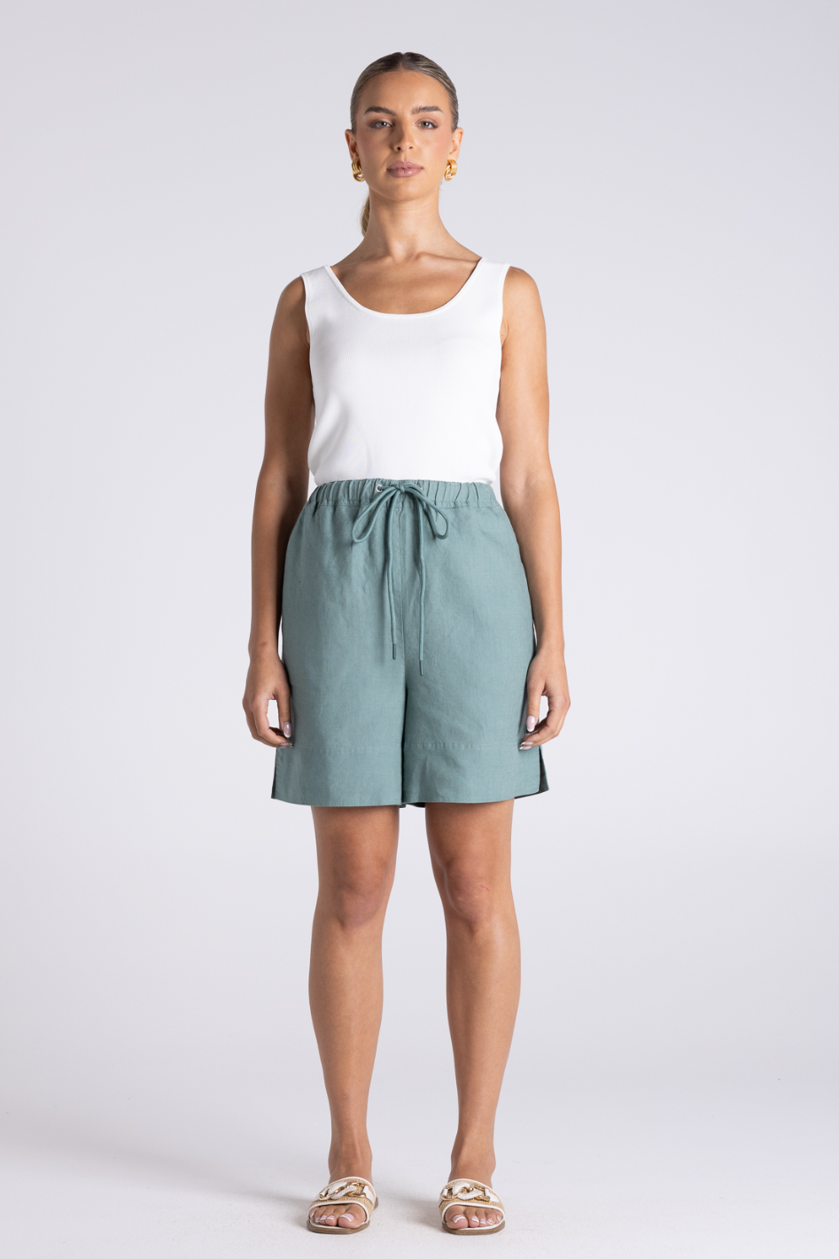 Two T's Asher Linen Short in Frosted Fern