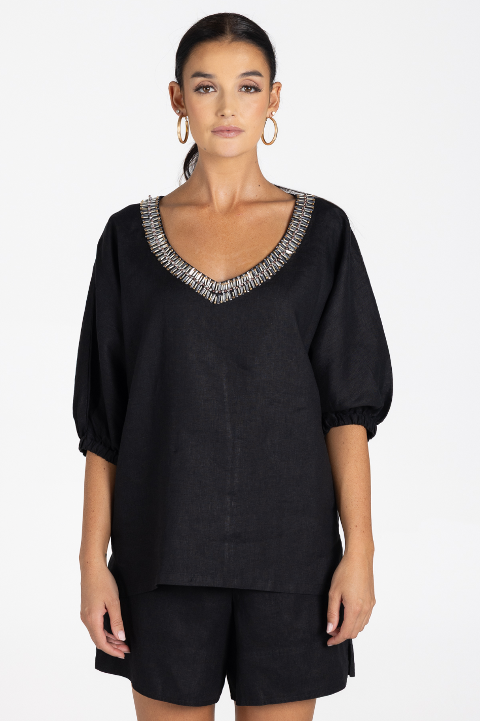 Two T's Linen V-Neck Beaded Top in Black