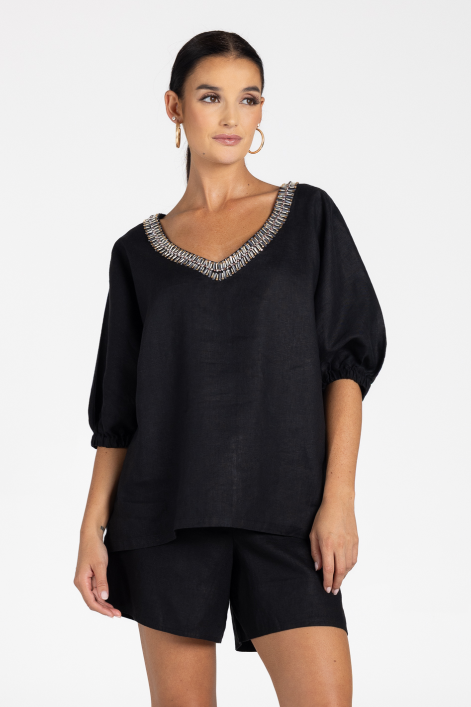Two T's Linen V-Neck Beaded Top in Black