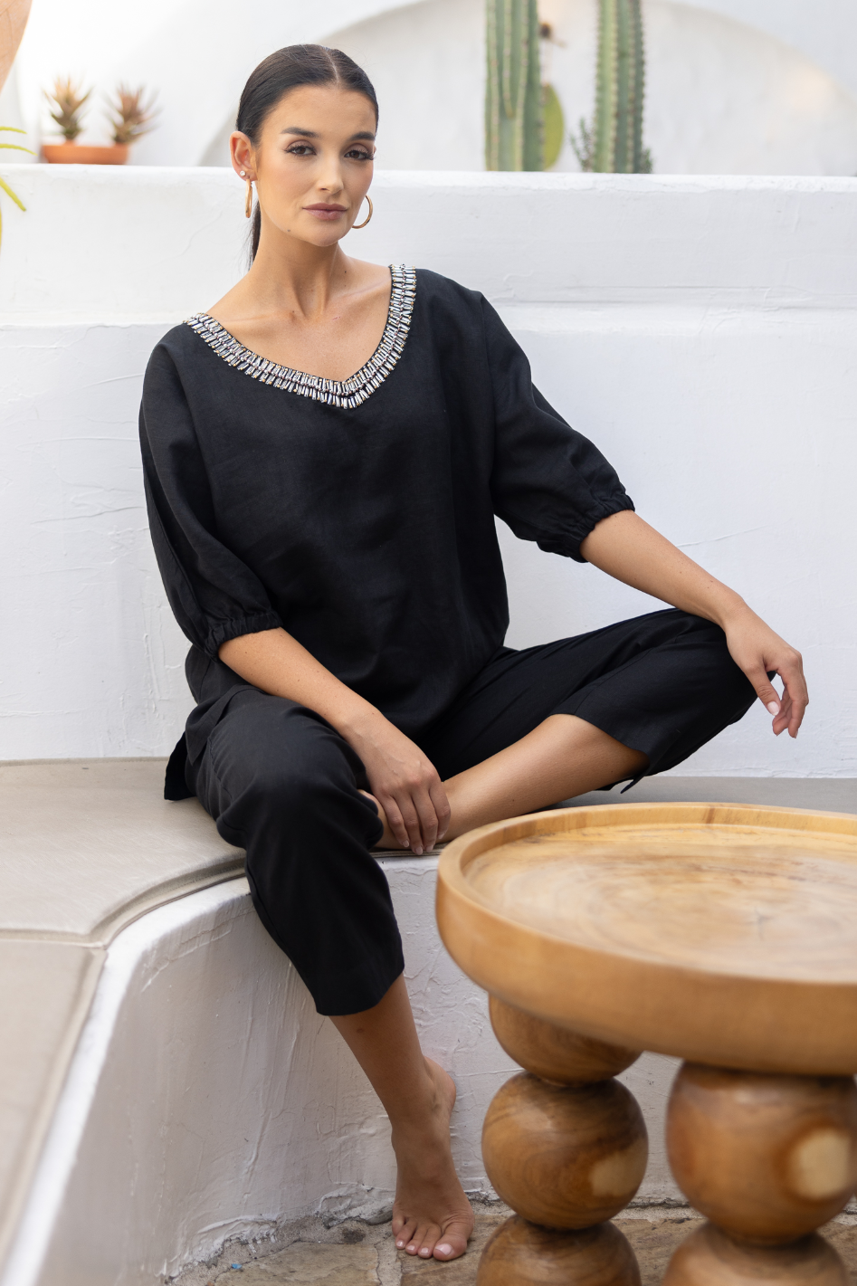 Two T's Linen V-Neck Beaded Top in Black