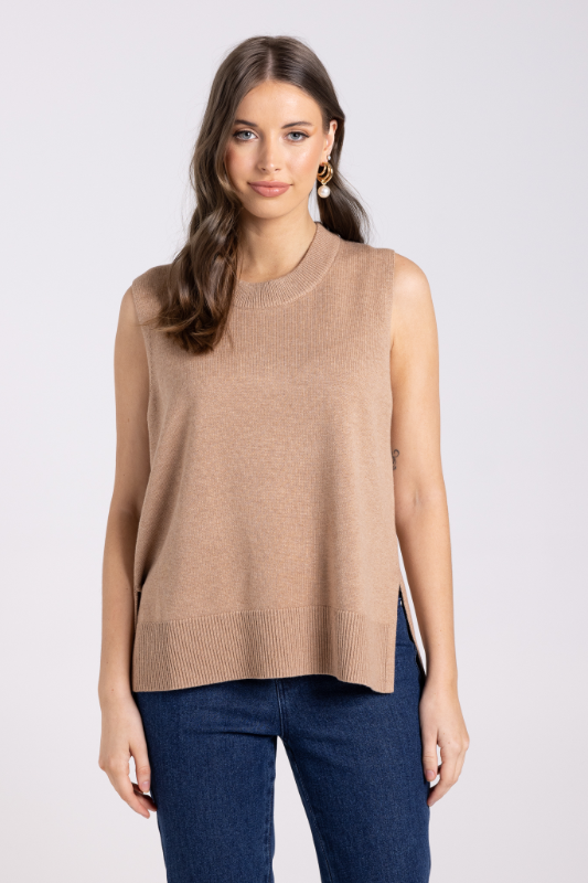 Two T's Merino/Cotton Knit Vest | Camel