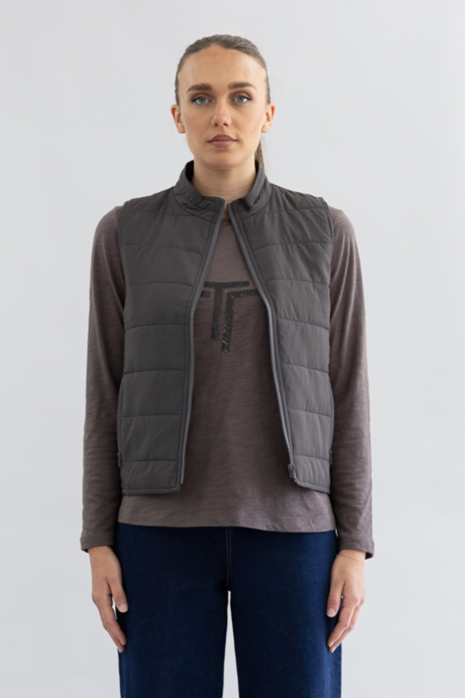 Two T's Spray Puffer Vest in Slate