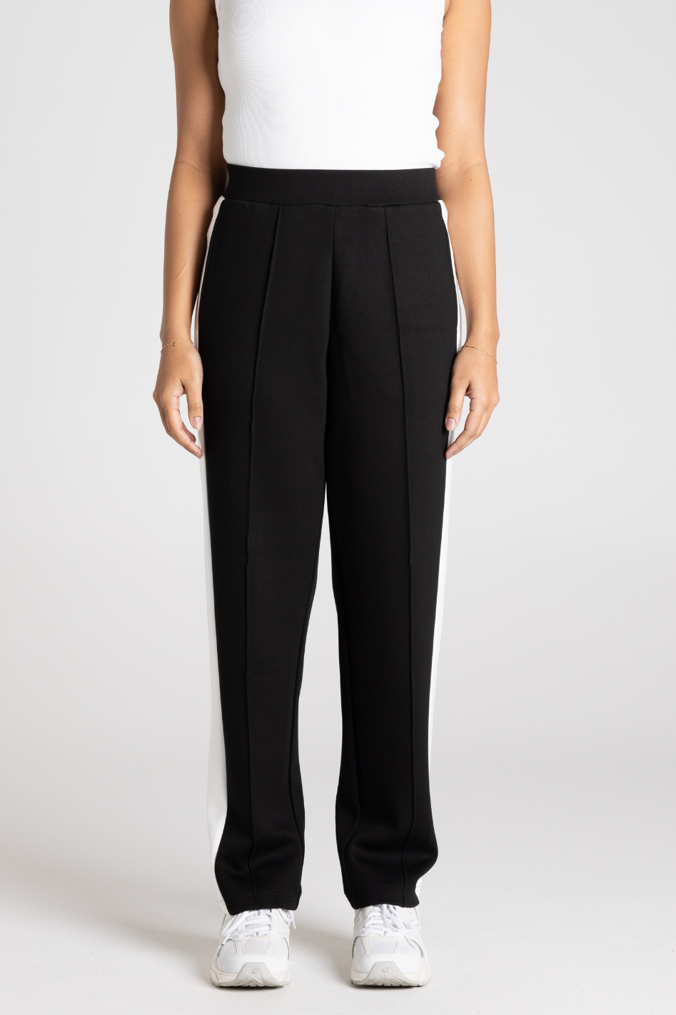 Two T's Travel Pant in Black and Ivory