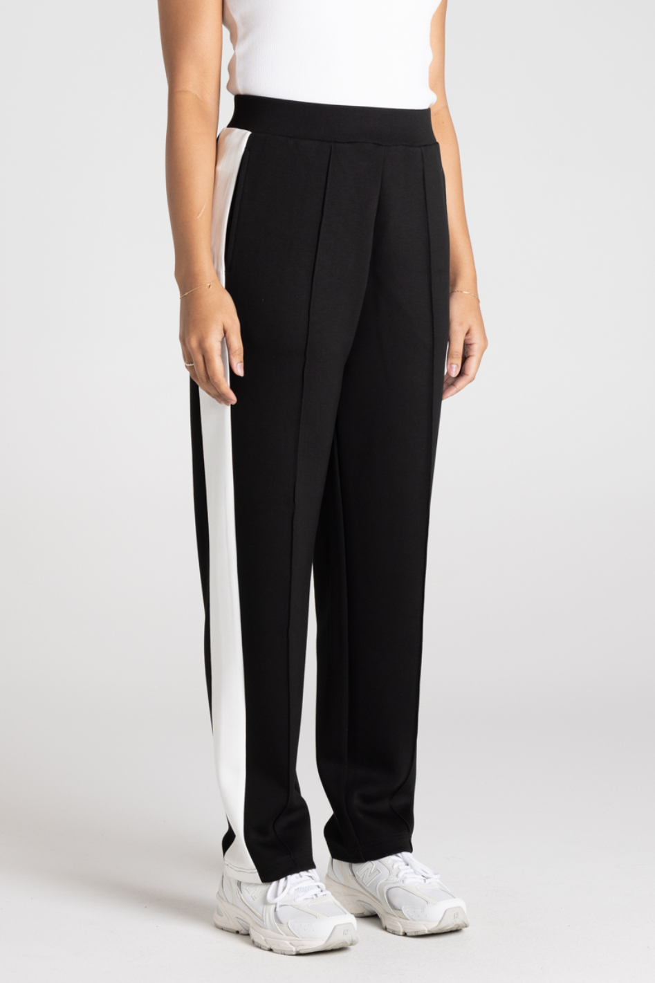 Two T's Travel Pant in Black and Ivory
