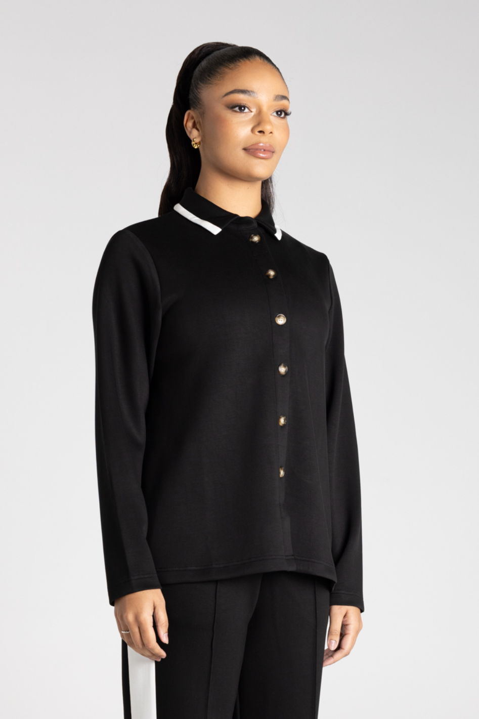 Two T's Travel Shirt in Black and Ivory