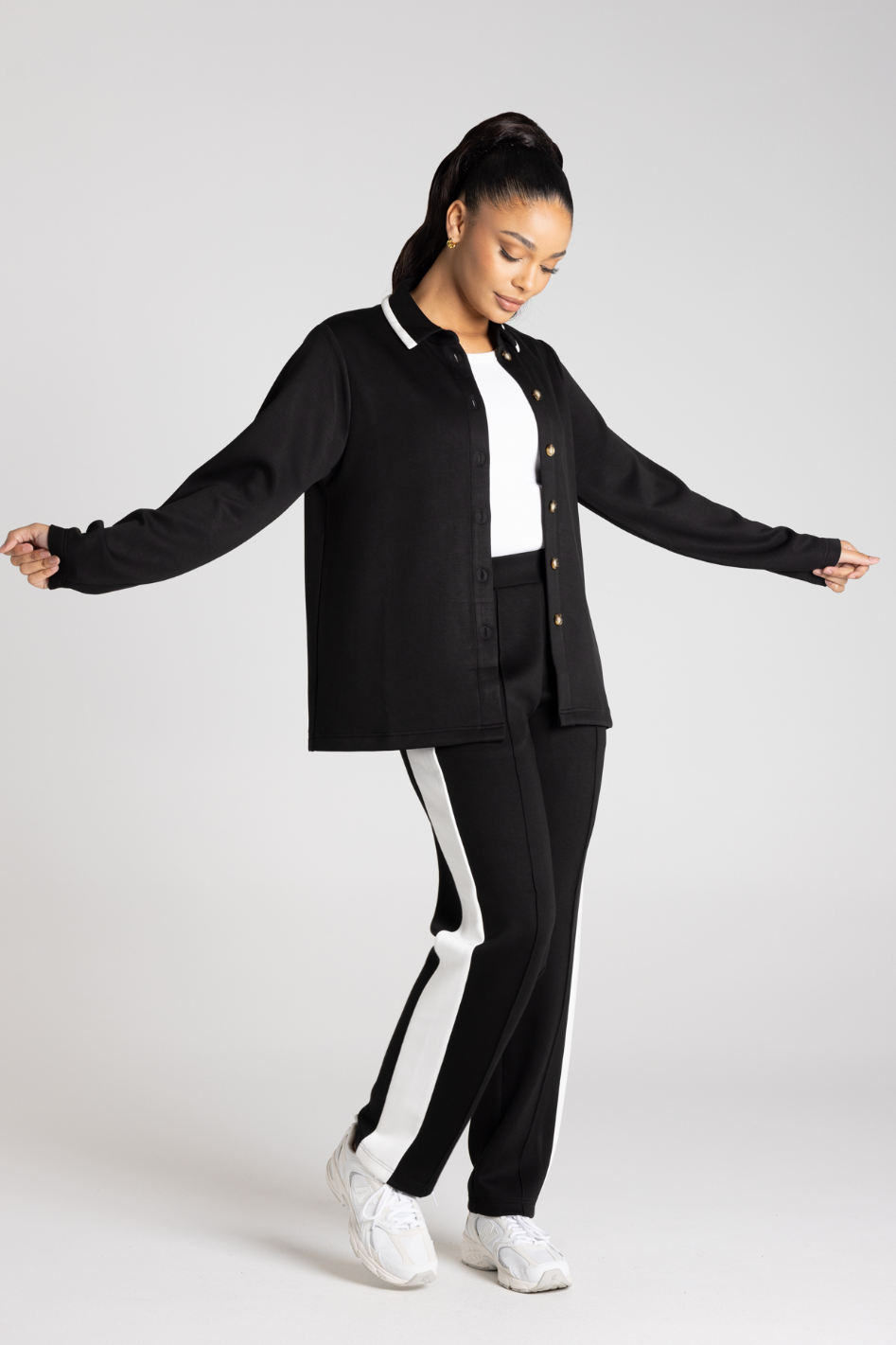 Two T's Travel Shirt in Black and Ivory