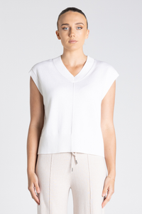 Two T's V Neck Cotton-Merino Vest | Ivory | 3316