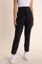 Load image into Gallery viewer, Two T&#39;s Panelled Jogger Pant in Black
