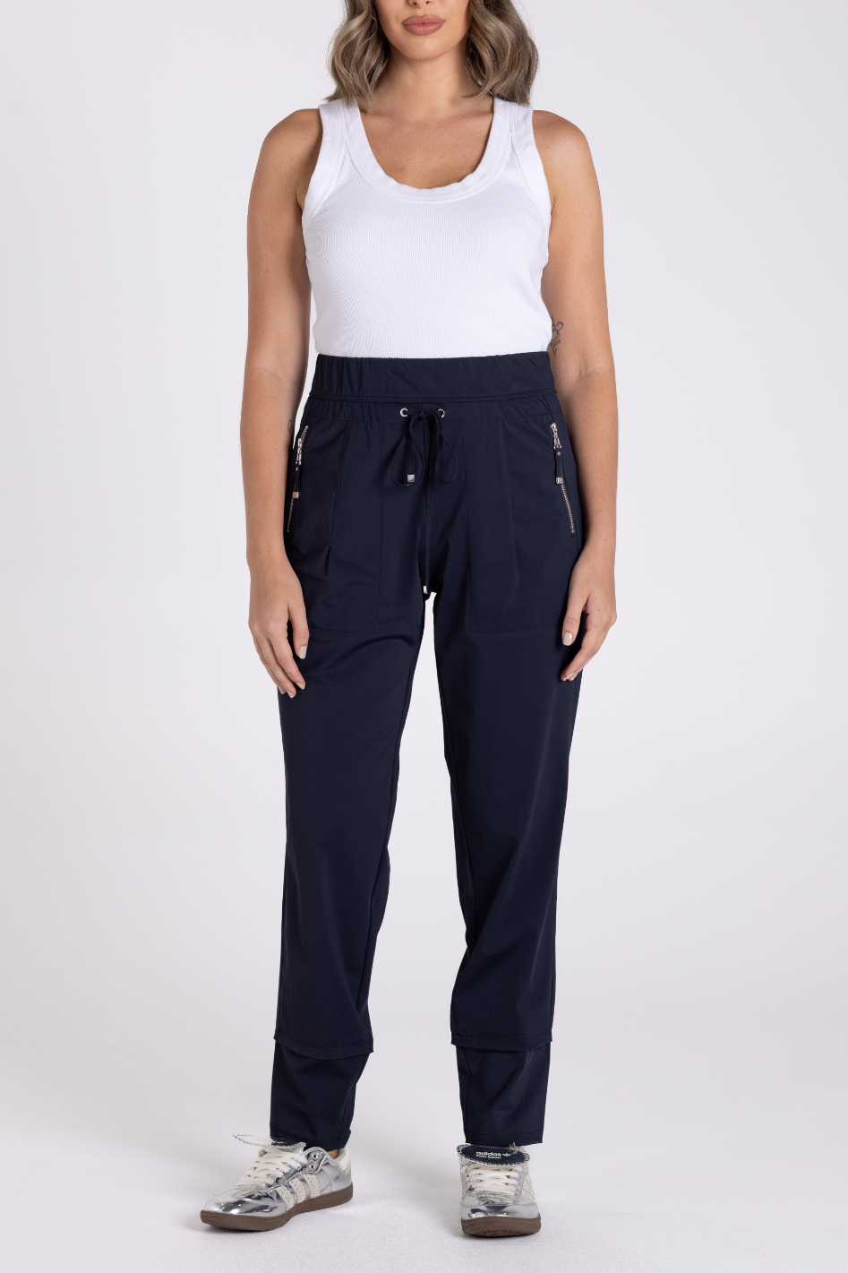 Two T's Panelled Pant in Navy 