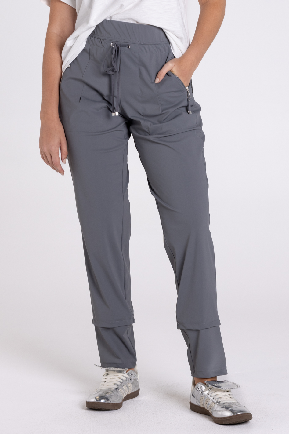 Two T's Panelled Pant in Pewter