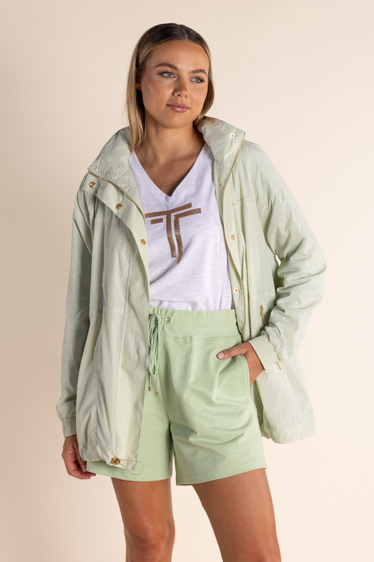 Two T's Spray Jacket in Soft Green