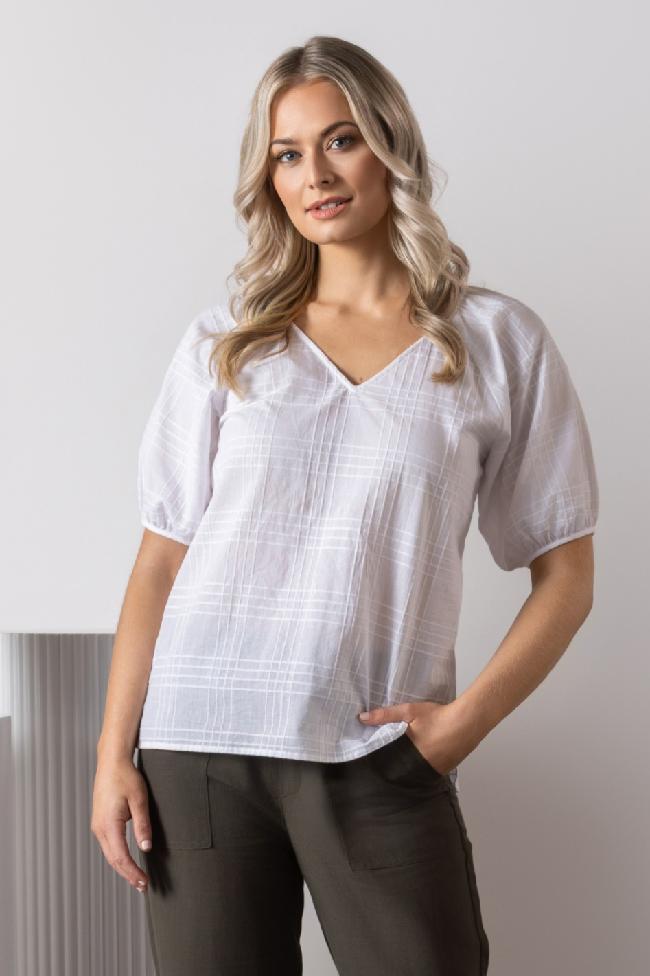 Vassalli Plain V Neck Top in White Check