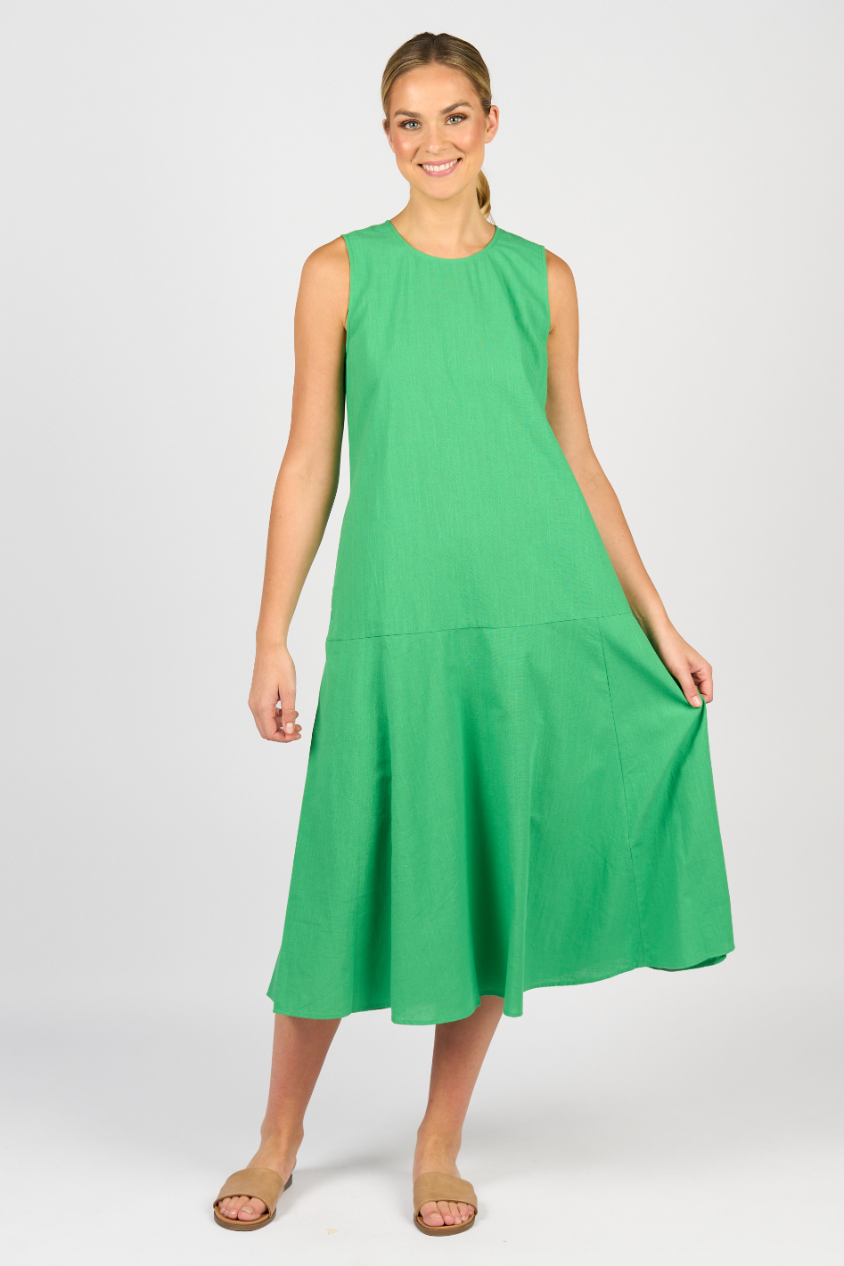 Vassalli Sleeveless Dress in Clover