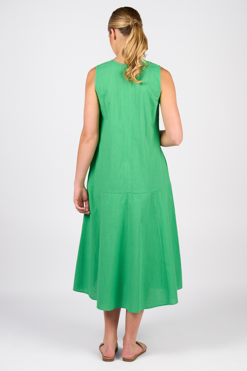 Vassalli Sleeveless Dress in Clover
