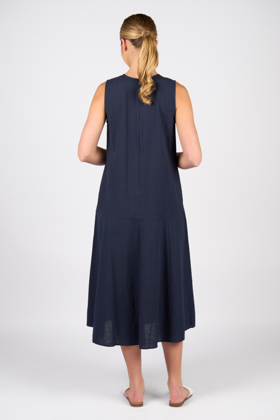 Vassalli Sleeveless Dress in Ink 