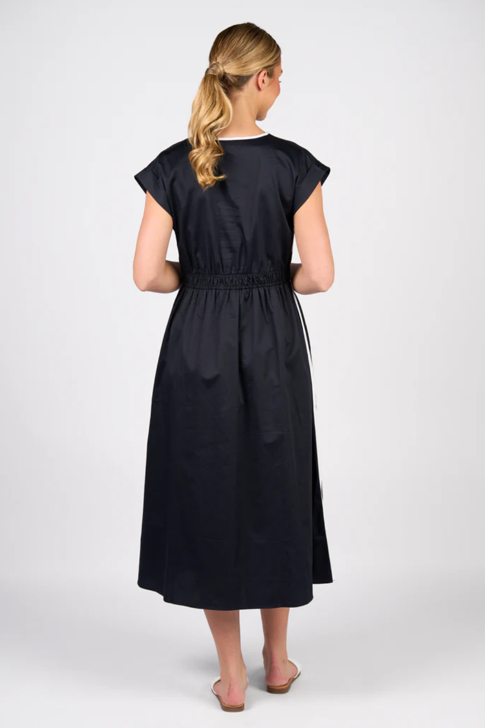 Vassalli V Neck Shirred Waist Dress with Contrast Trim in Ink/White