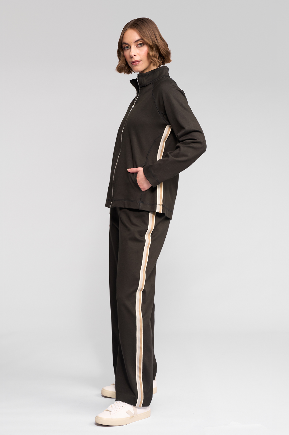 Vassalli Weekend Zip Up Jacket in Dark Hunter