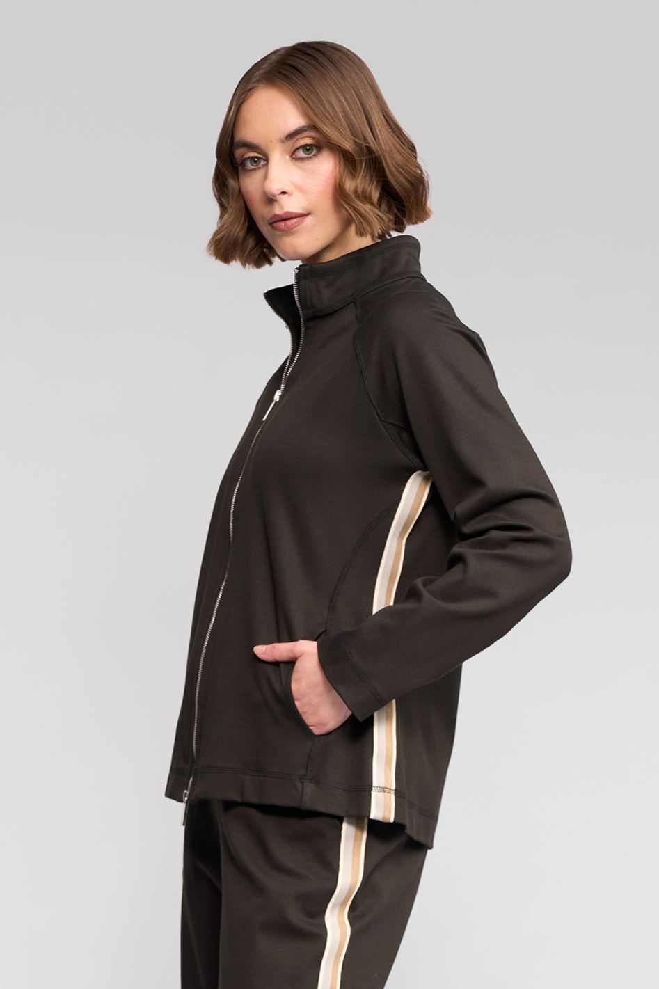 Vassalli Weekend Zip Up Jacket in Dark Hunter