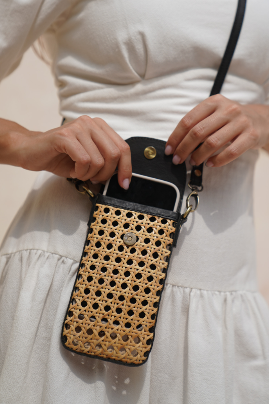 Voyage The Label Jamaica Phone Bag | Black