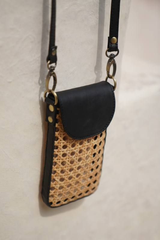 Voyage The Label Jamaica Phone Bag | Black