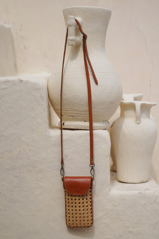 Voyage The Label Jamaica Phone Bag | Tan
